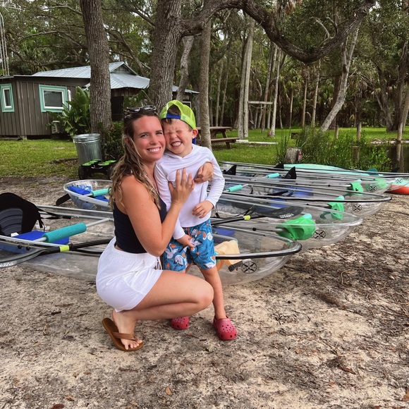 Meet your Posher, Brittney - Picture 2 of 6